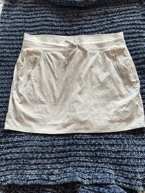 Athleta Trekkie North Skort Light Gray Drawstring Waist Pockets 14